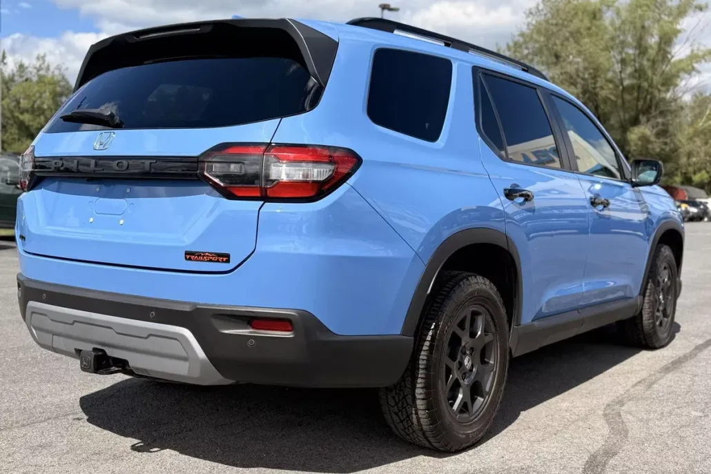 2023 Honda Pilot TrailSport photo 1