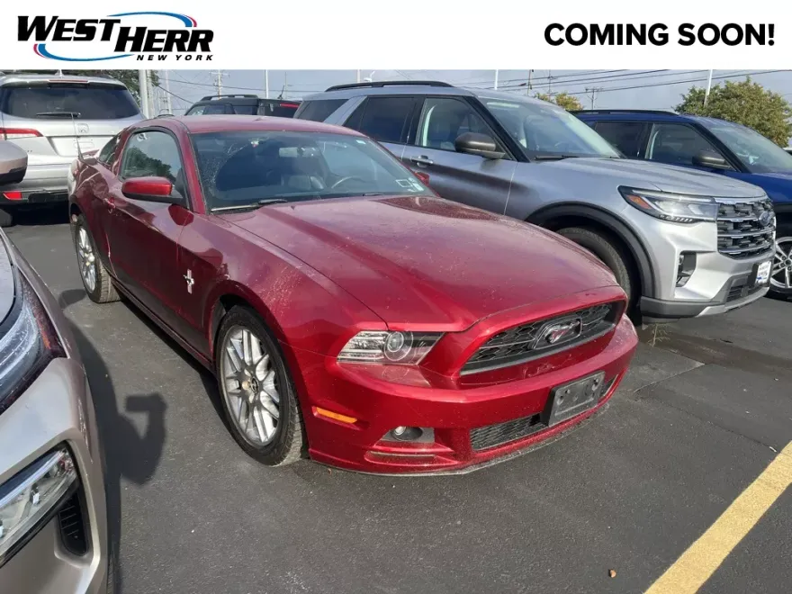 2014 Ford Mustang V6 Premium photo 1