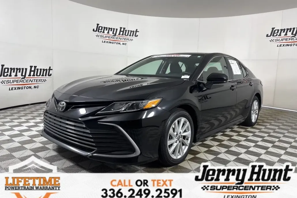2024 Toyota Camry LE photo 1
