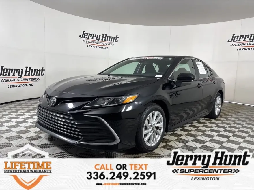 2024 Toyota Camry LE photo 1