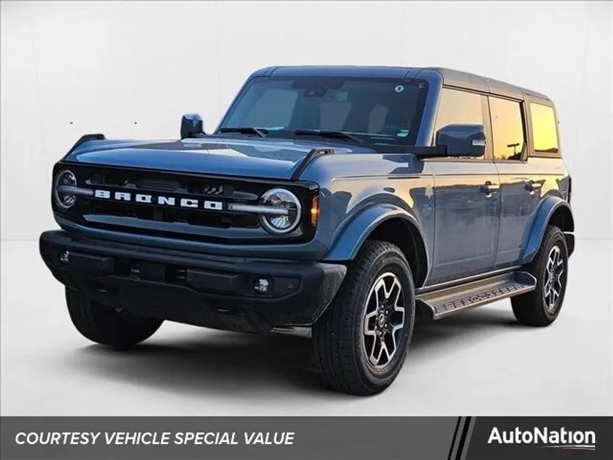 2025 Ford Bronco Outer Banks photo 1