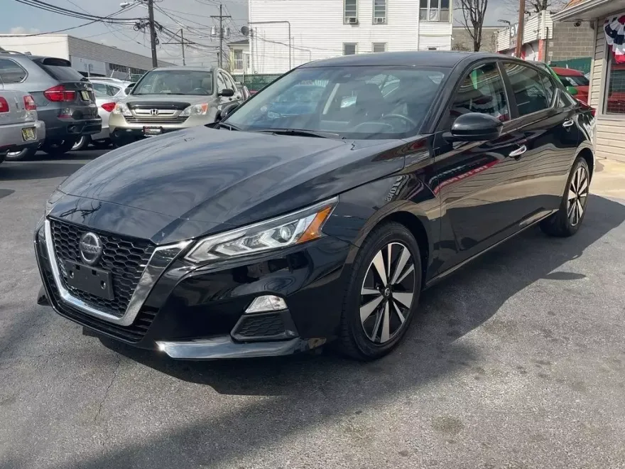 2022 Nissan Altima 2.5 SV photo 1