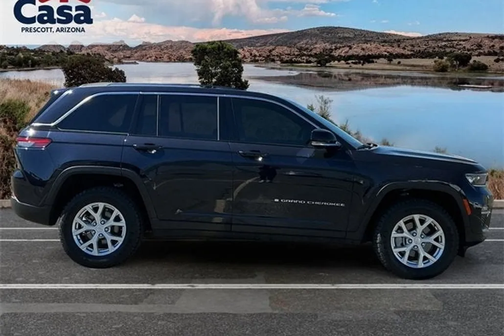 2024 Jeep Grand Cherokee Limited photo 1