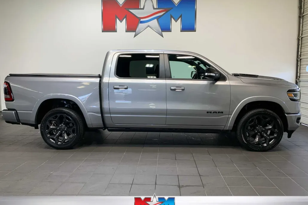 2022 Ram 1500 Limited photo 1