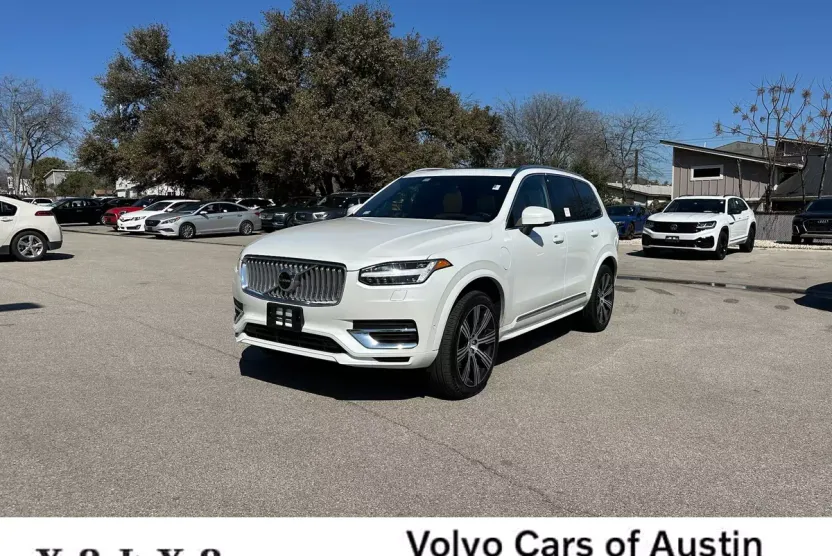 2025 Volvo XC90 T8 photo 1