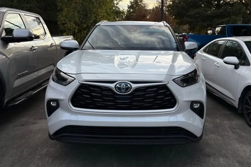 2023 Toyota Highlander Limited Platinum XLE XSE photo 1