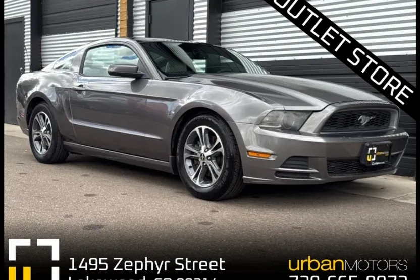2014 Ford Mustang V6 Premium photo 1