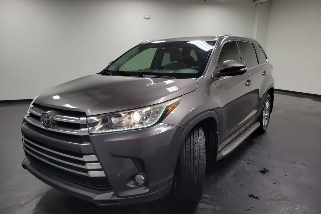 2018 Toyota Highlander Limited photo 1
