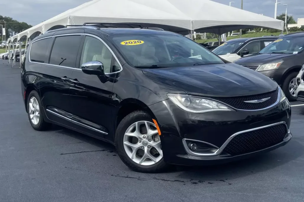 2020 Chrysler Pacifica Limited photo 1