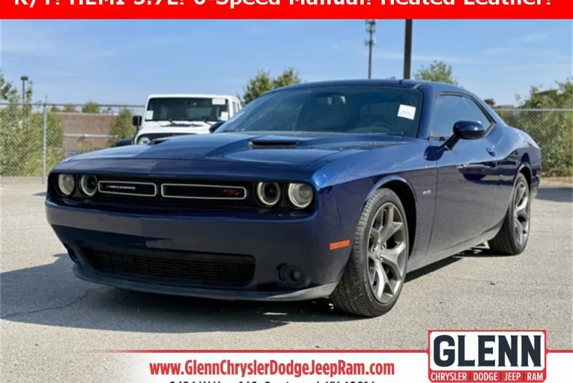 2015 Dodge Challenger SXT Plus photo 1