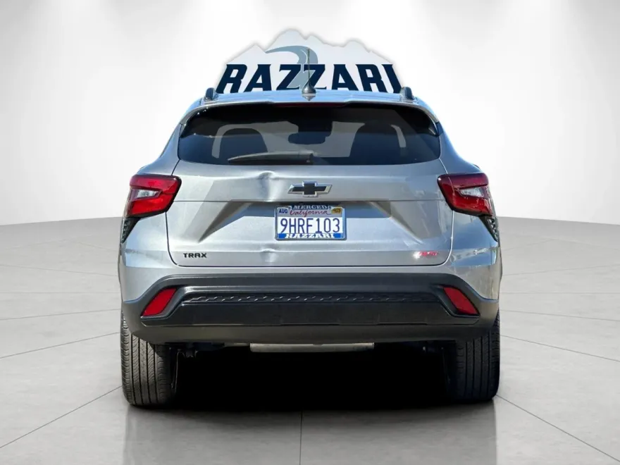 2024 Chevrolet Trax photo 1