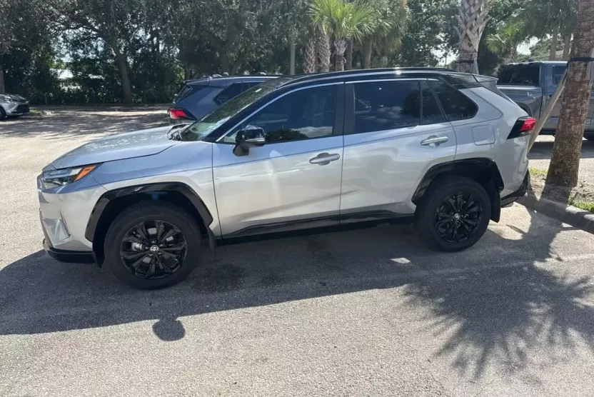 2024 Toyota RAV4 Hybrid XSE photo 1