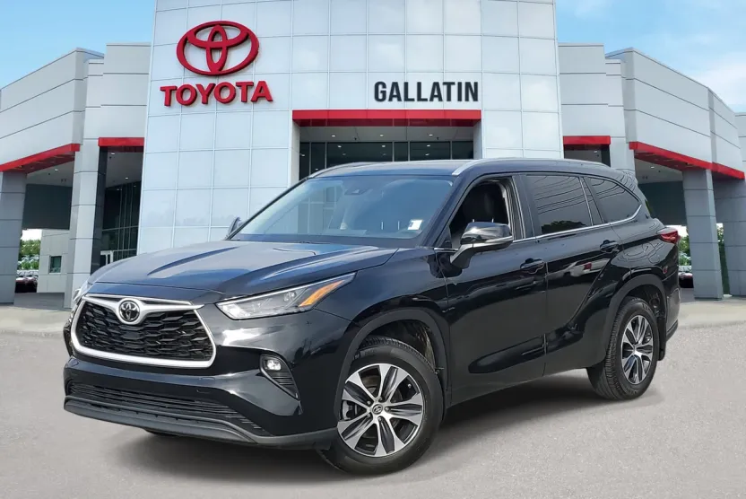 2023 Toyota Highlander XLE photo 1