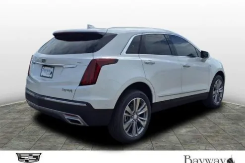 2025 Cadillac XT5 Premium Luxury photo 2