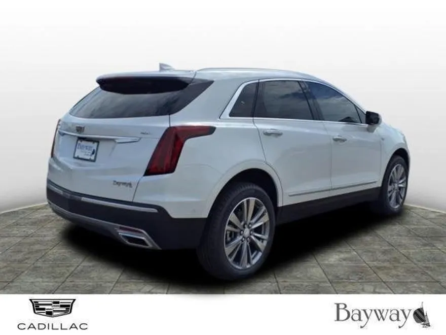 2025 Cadillac XT5 Premium Luxury photo 2