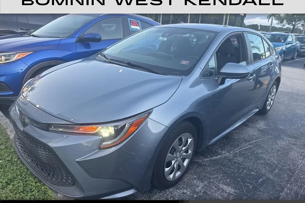 2020 Toyota Corolla LE photo 1