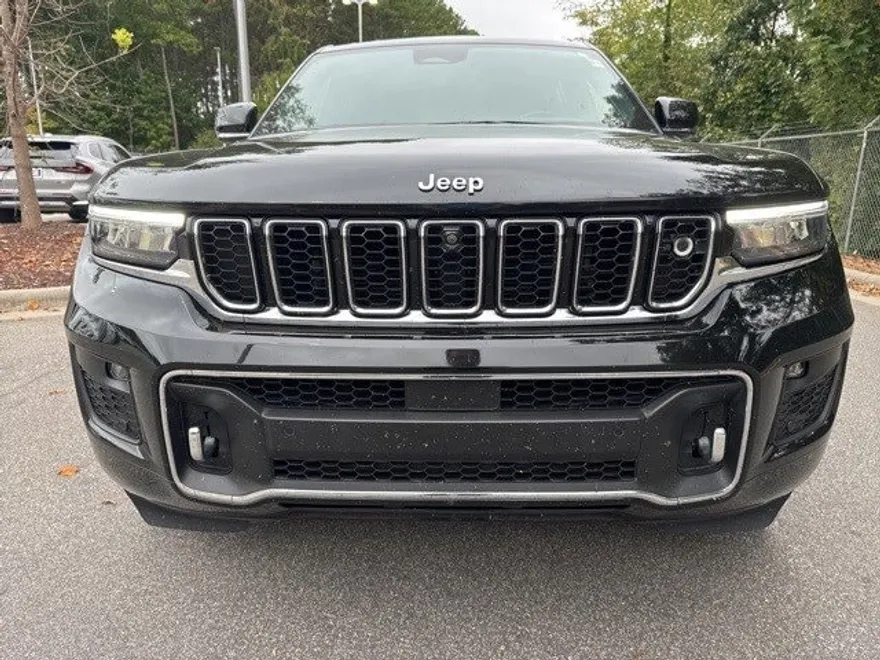 2022 Jeep Grand Cherokee Overland photo 1