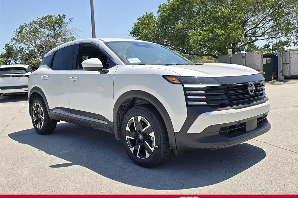 2025 Nissan Kicks SV photo 1