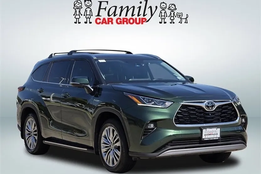 2024 Toyota Highlander Platinum photo 1