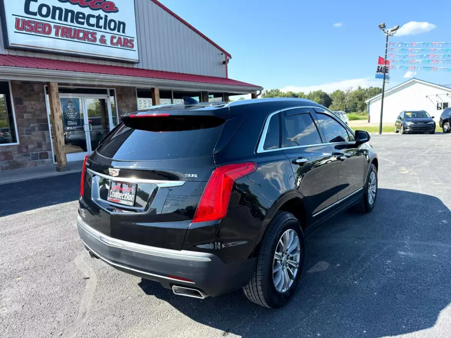 2017 Cadillac XT5 Luxury photo 1