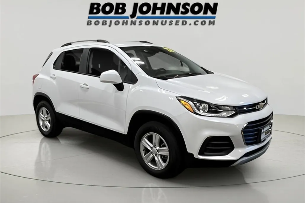 2022 Chevrolet Trax LT photo 1