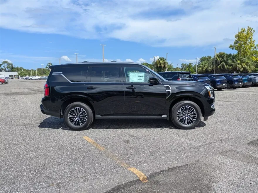 2025 Nissan Armada Platinum photo 1