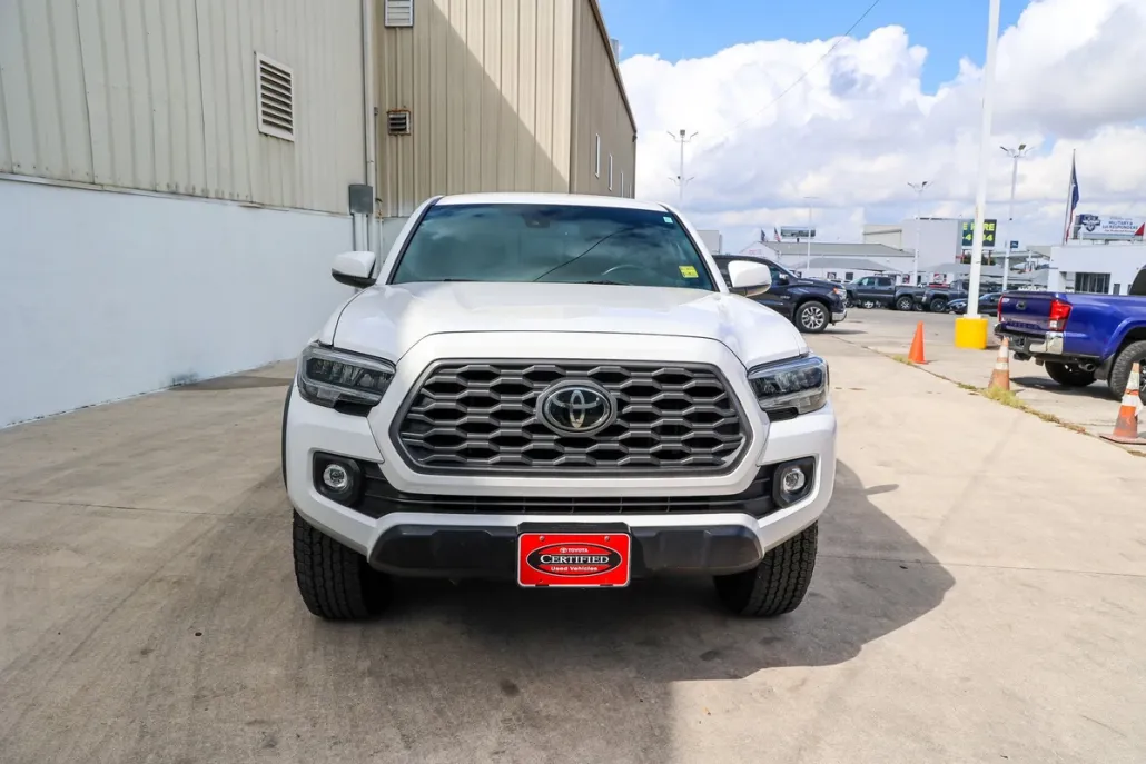 2023 Toyota Tacoma TRD photo 1