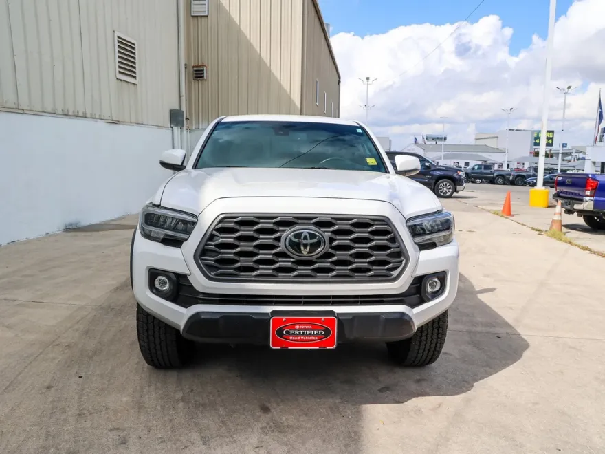 2023 Toyota Tacoma TRD photo 1