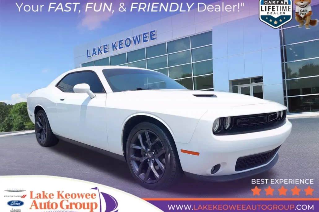 2020 Dodge Challenger SXT photo 1