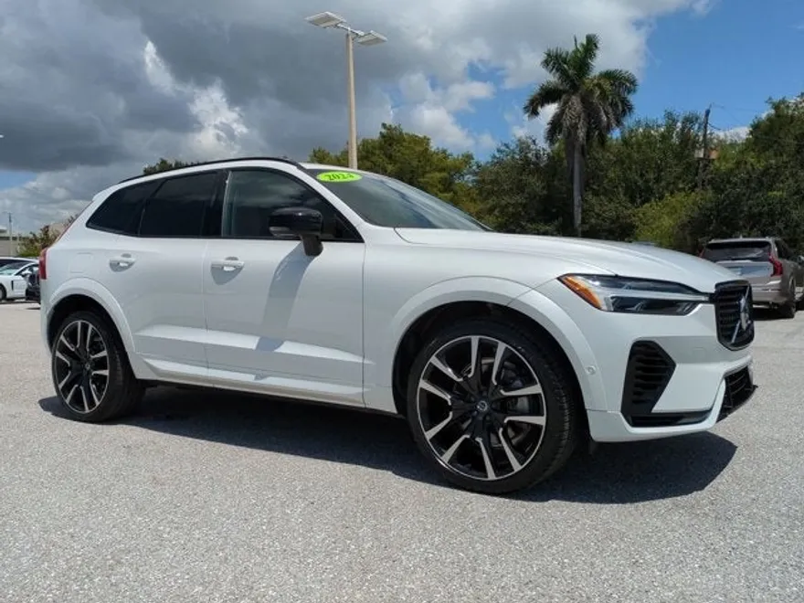 2024 Volvo XC60 Recharge Hybrid Ultimate photo 1
