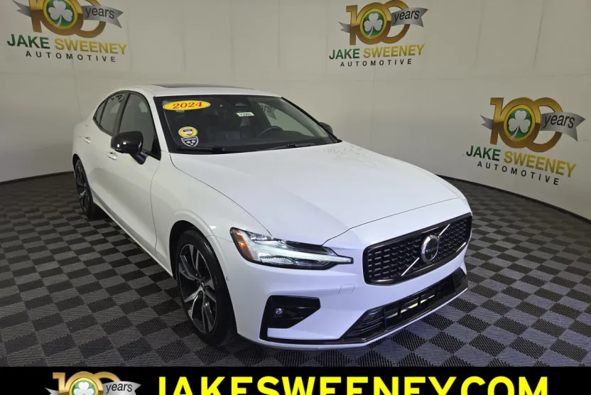 2024 Volvo S60 B5 Plus photo 1