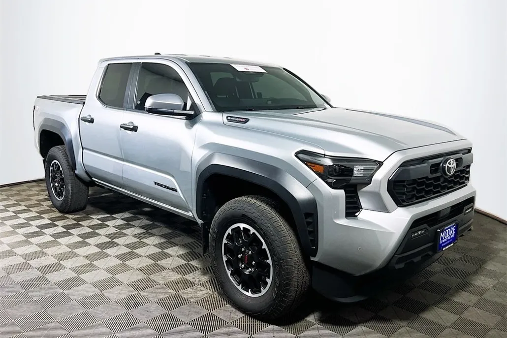 2024 Toyota Tacoma TRD Sport photo 1