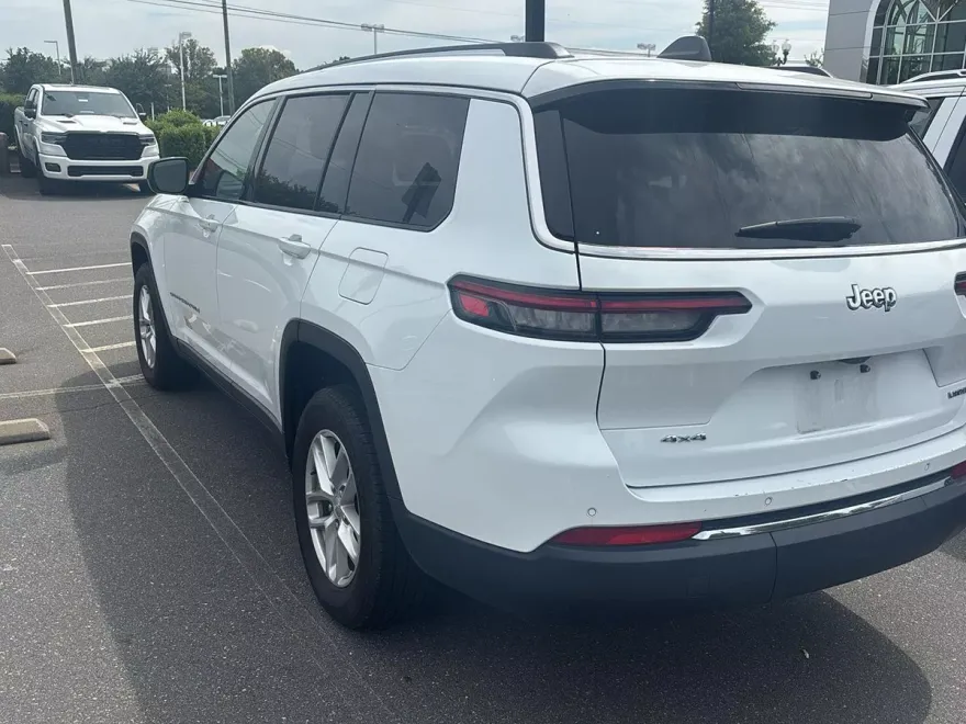 2023 Jeep Grand Cherokee Laredo photo 1