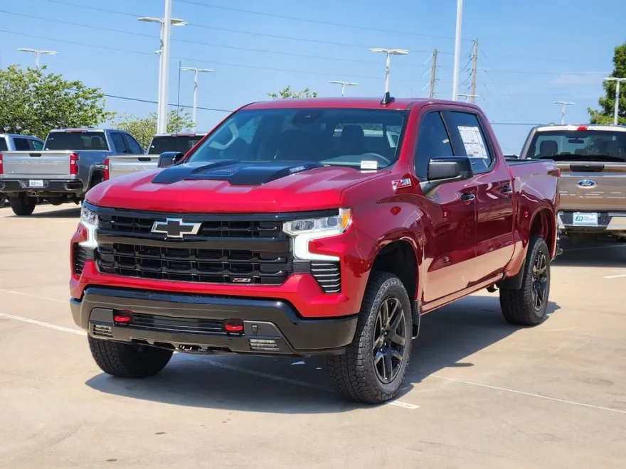 2025 Chevrolet Silverado Trail Boss LT photo 1