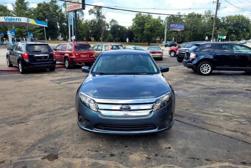 2012 Ford Fusion SE photo 1