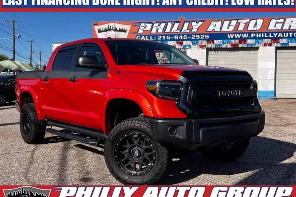 2016 Toyota Tundra CrewMax SR5 photo 1