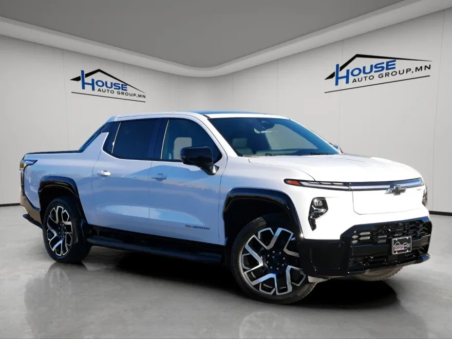 2024 Chevrolet Silverado EV RST photo 1