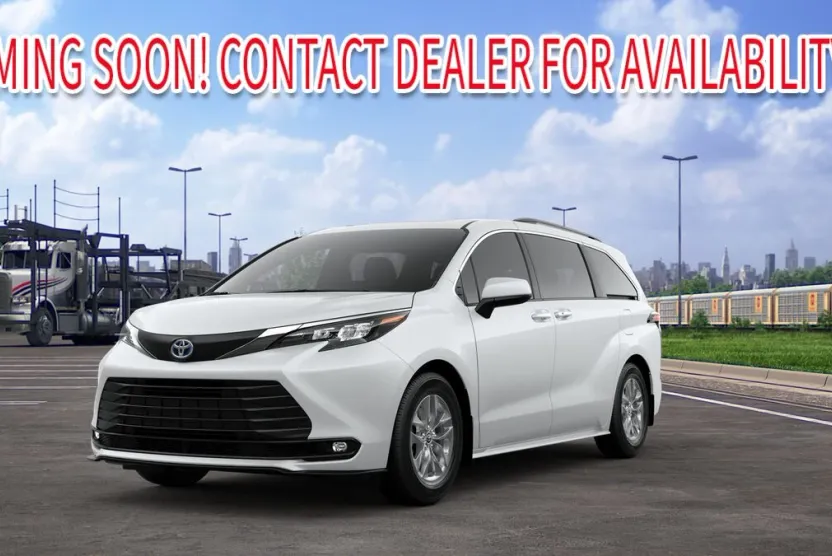 2025 Toyota Sienna XLE photo 1
