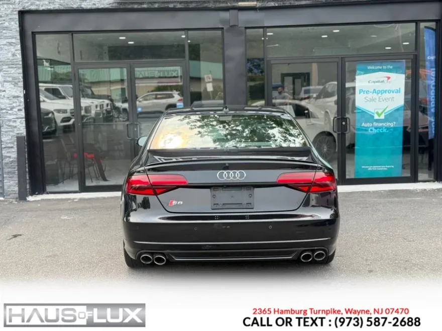 2017 Audi S8 Quattro Plus photo 29