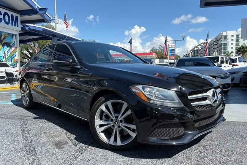 2018 Mercedes Benz C 300 photo 1