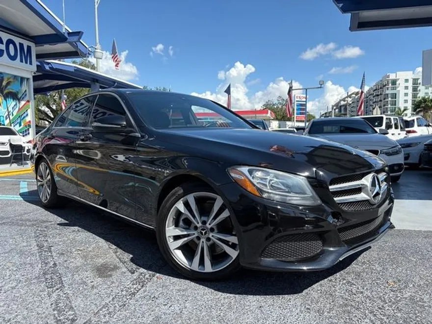 2018 Mercedes Benz C 300 photo 1