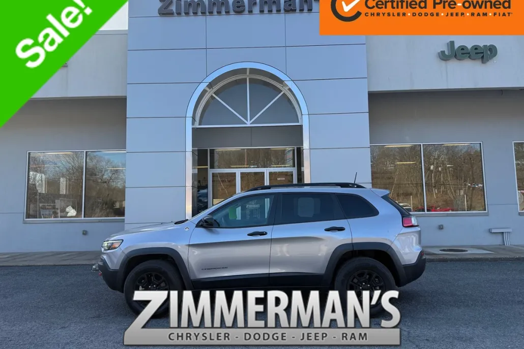 2022 Jeep Cherokee Trailhawk photo 1