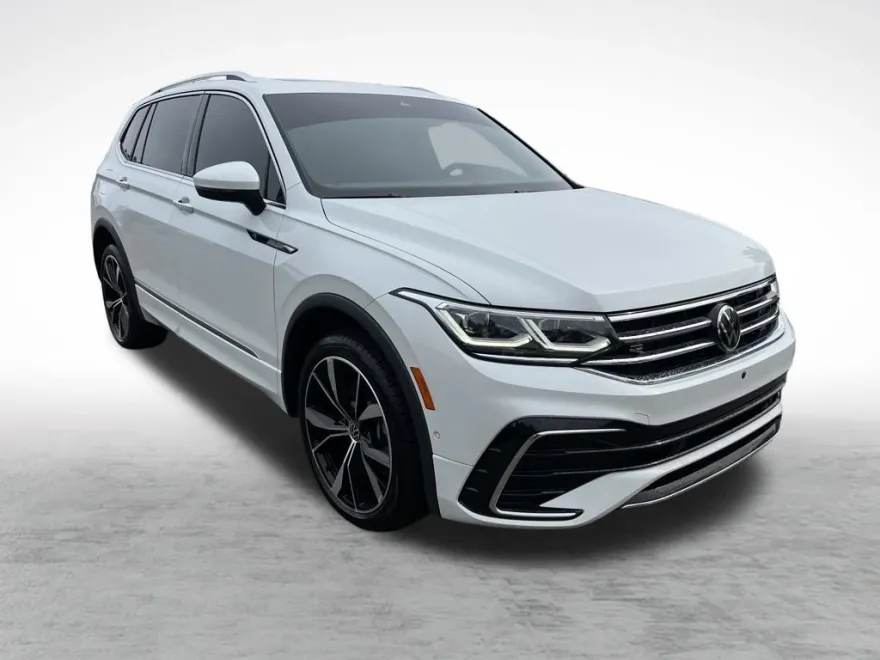 2022 Volkswagen Tiguan SEL Premium R-Line photo 1