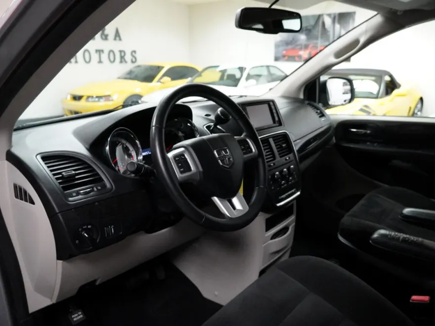 2017 Dodge Grand Caravan SE photo 10