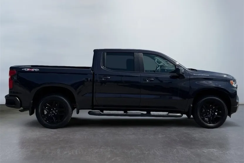 2022 Chevrolet Silverado 1500 RST photo 1