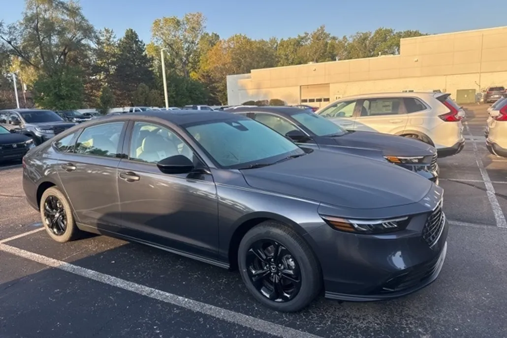 2025 Honda Accord SE photo 1