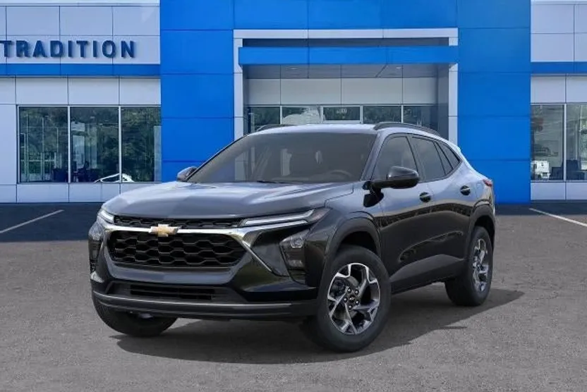 2026 Chevrolet Trax LT photo 1