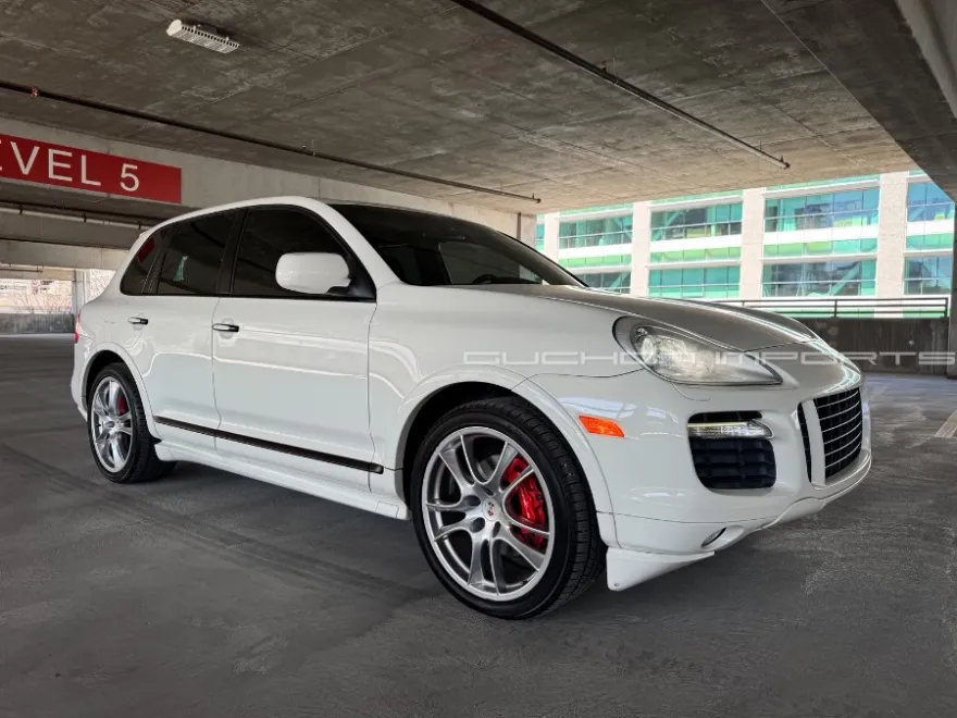 2009 Porsche Cayenne GTS photo 3