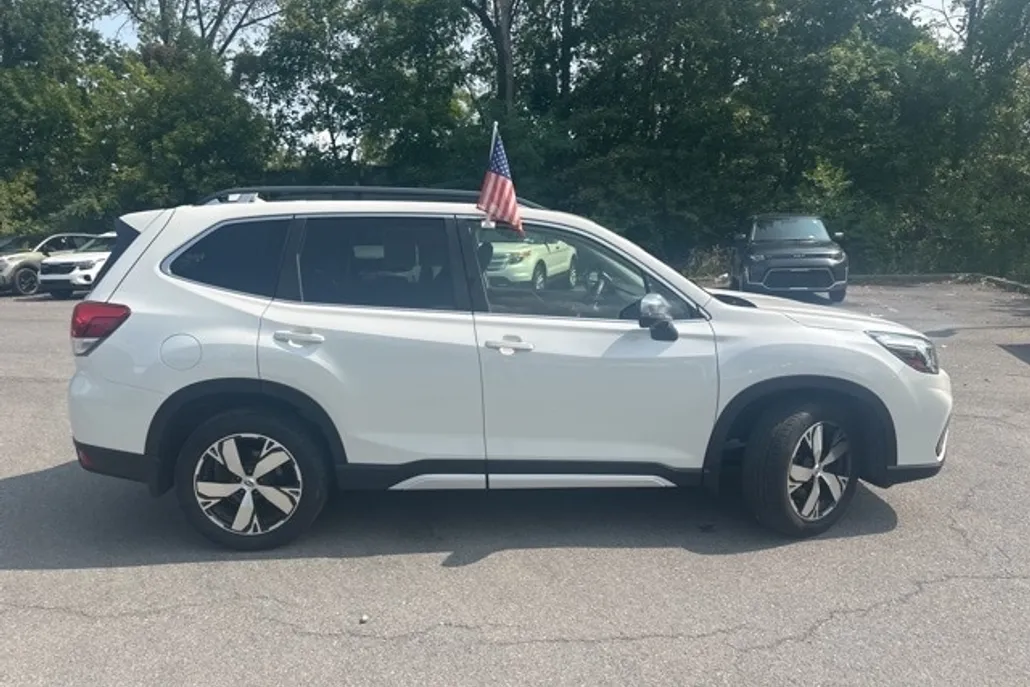 2020 Subaru Forester Touring photo 1