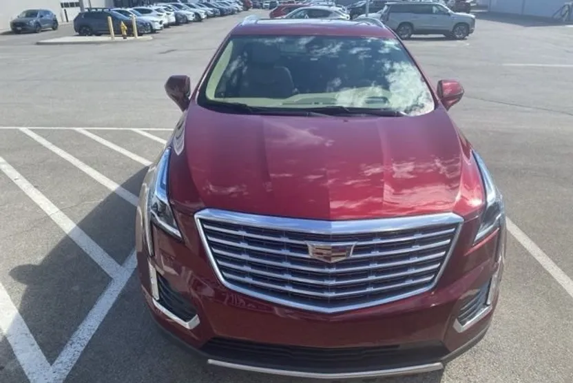 2017 Cadillac XT5 Platinum photo 1